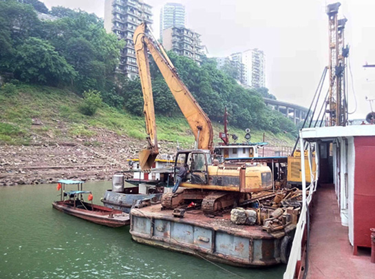 ���̰���