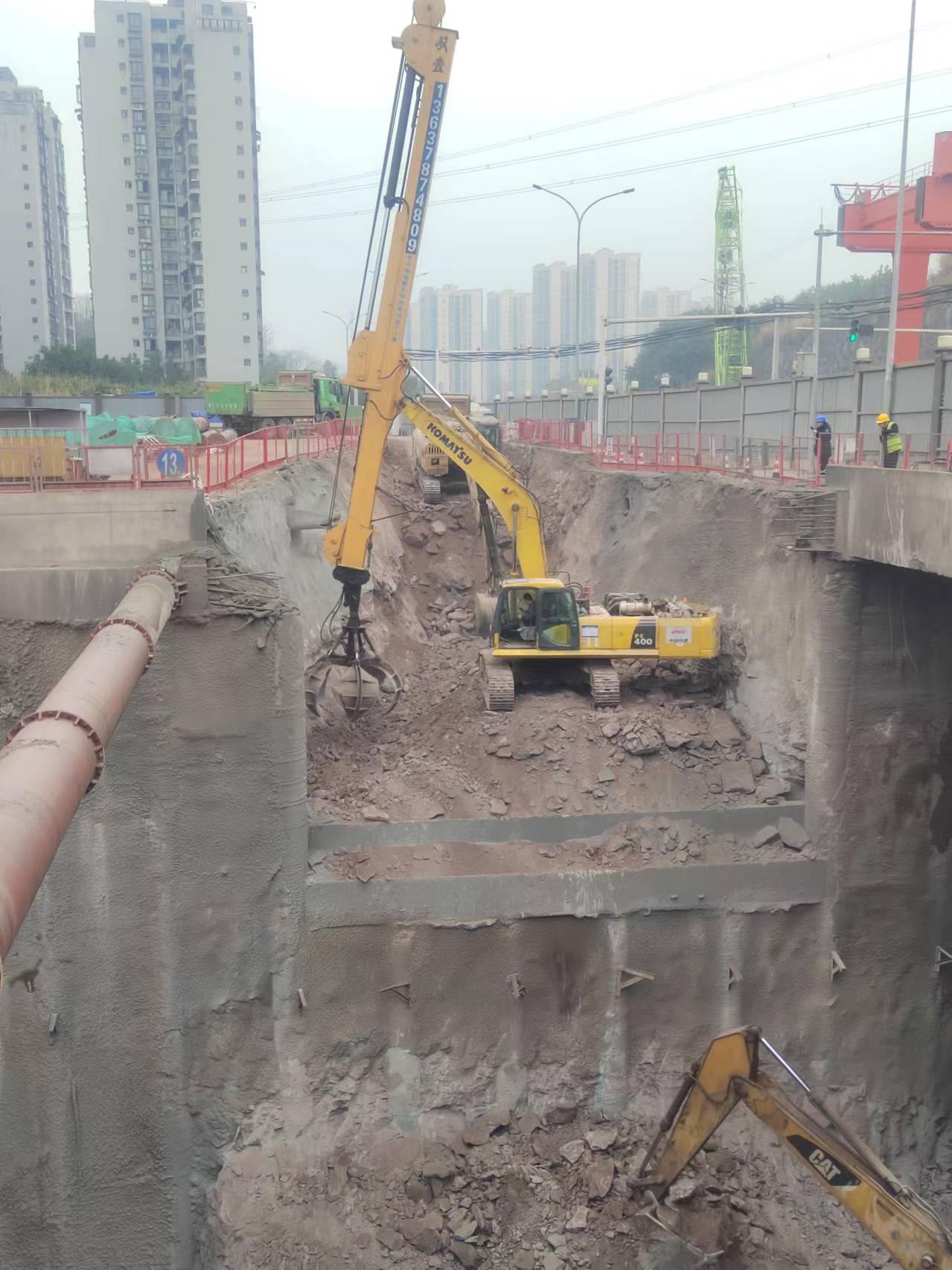 �������ھ������